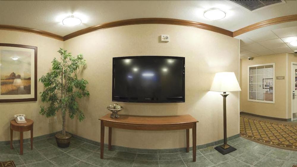 Candlewood Suites Junction City - Ft. Riley By Ihg Zewnętrze zdjęcie