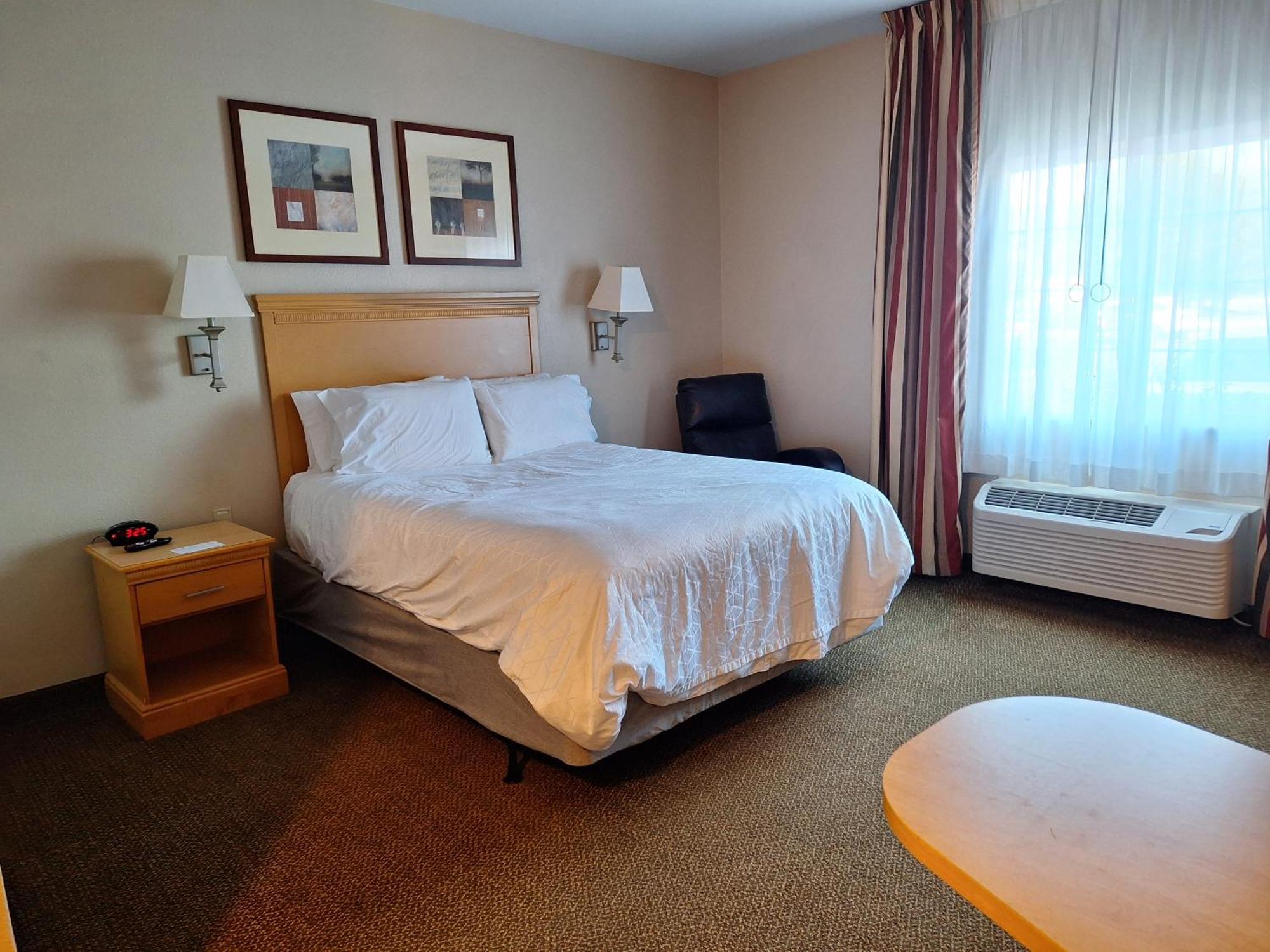 Candlewood Suites Junction City - Ft. Riley By Ihg Zewnętrze zdjęcie
