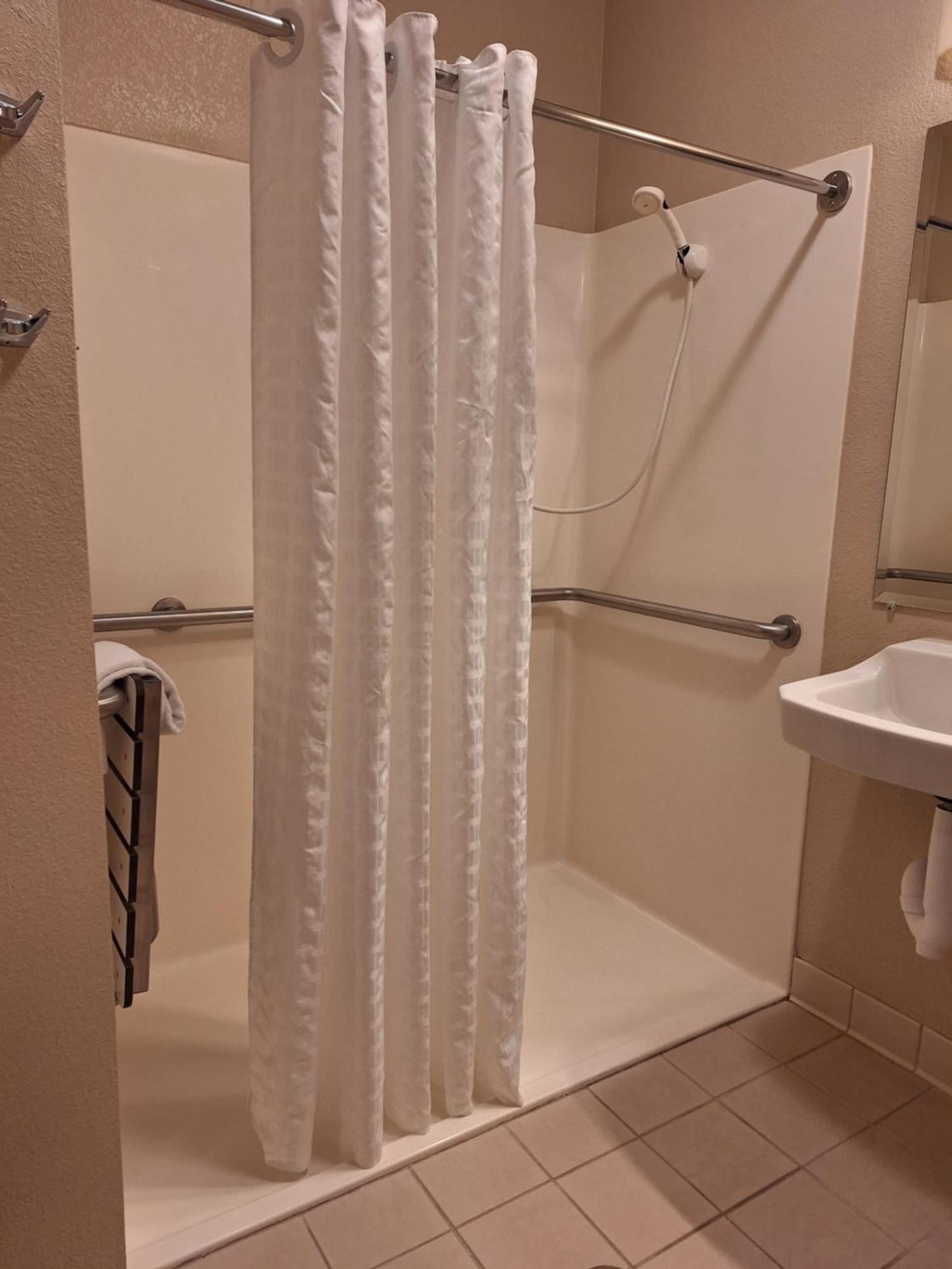 Candlewood Suites Junction City - Ft. Riley By Ihg Zewnętrze zdjęcie