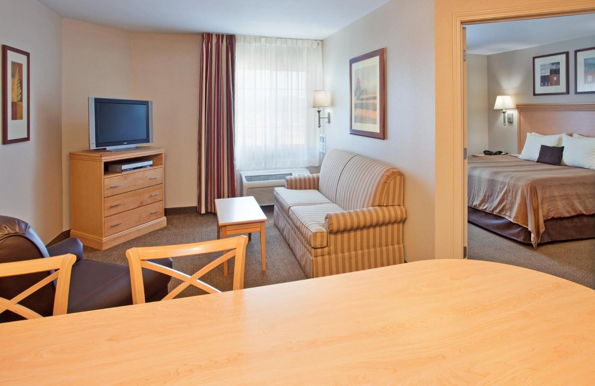 Candlewood Suites Junction City - Ft. Riley By Ihg Zewnętrze zdjęcie